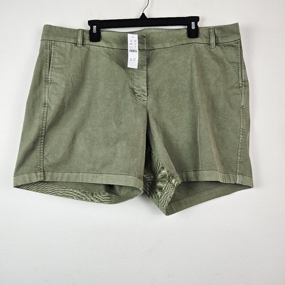 J. Crew 7" stretch chino short Size 20 NWT Green - Picture 1 of 6